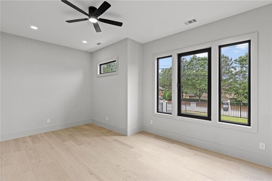 Spacious, unfurnished interior of a new home in , Lawrenceville (Image 22).