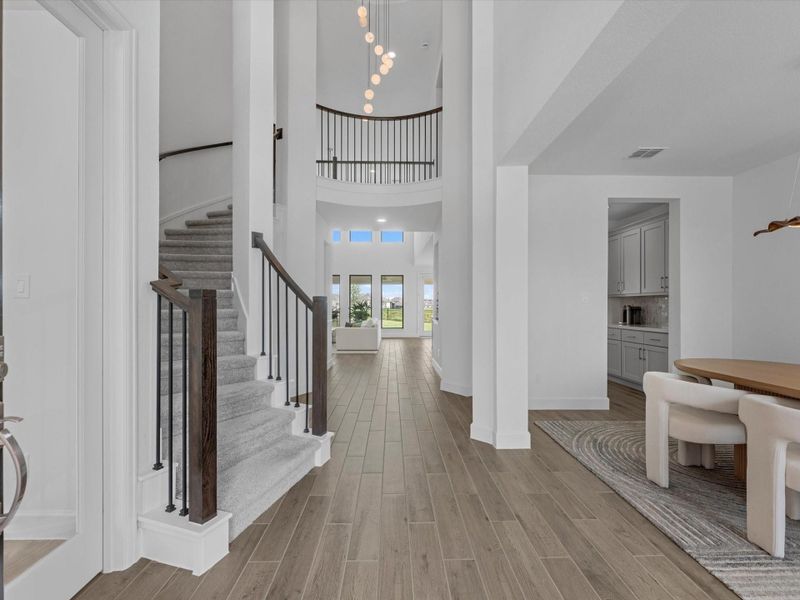 Furnished interior view inside a new home in Valencia, Manvel (Image 34).