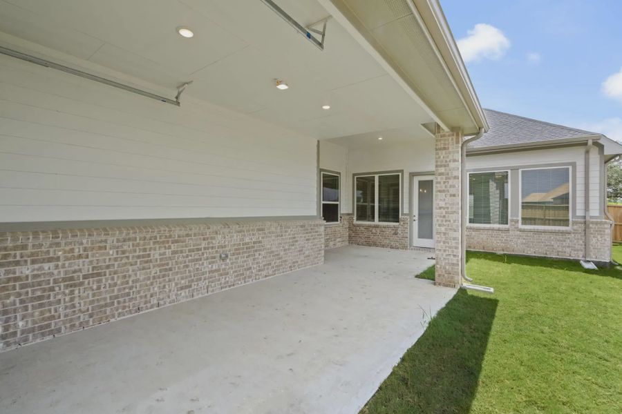 Representative exterior details of a home built from the Mickelson by Chesmar Homes in Riceland Alley Loads, Mont Belvieu (Image 46).
