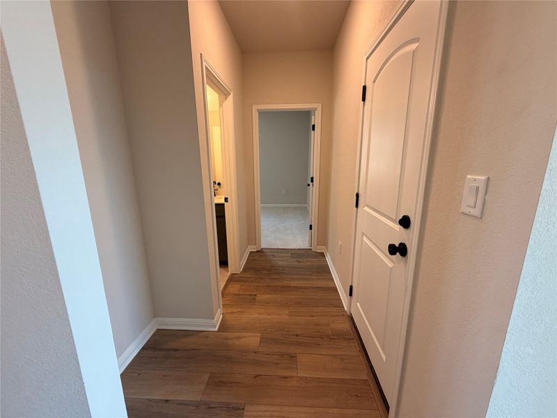 Spacious, unfurnished interior of a new home in The Colony, Bastrop (Image 5).