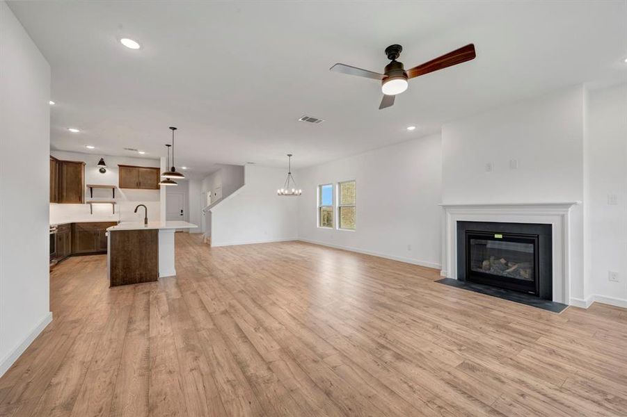 Spacious, unfurnished interior of a new home in Rolling Ridge, Van Alstyne (Image 13). Spacious, unfurnished interior of a new home in Rolling Ridge, Van Alstyne (Image 13).