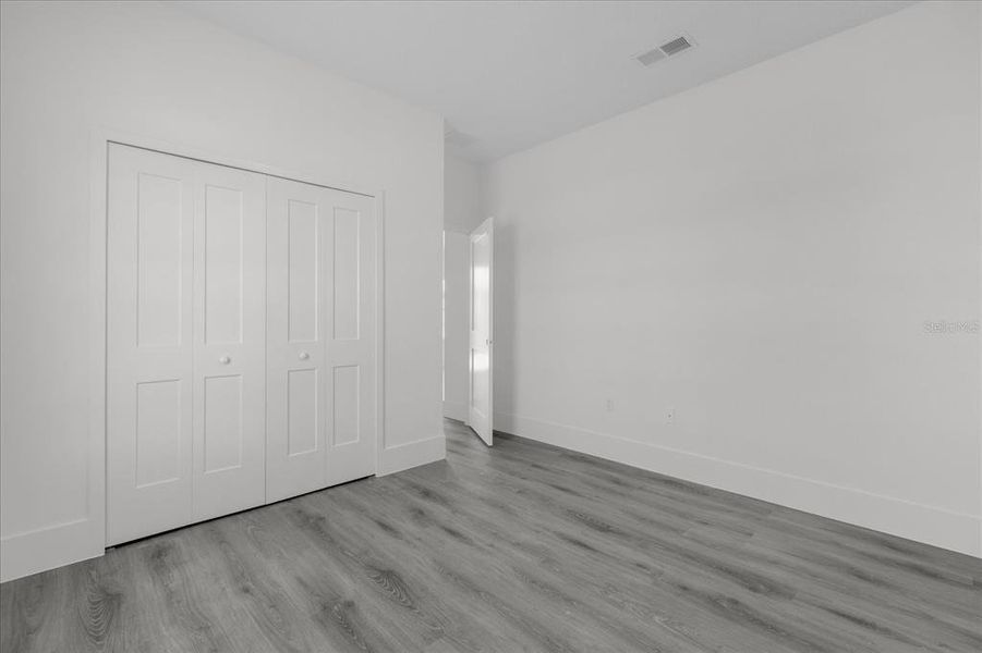 Spacious, unfurnished interior of a new home in , Ocala (Image 24).