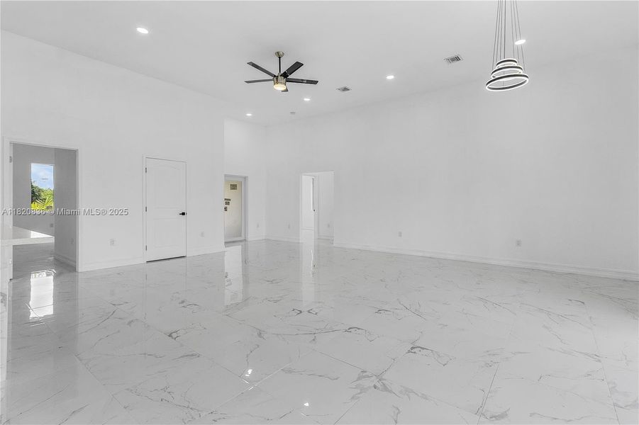 Spacious, unfurnished interior of a new home in , Lehigh Acres (Image 15).