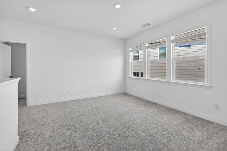 Spacious, unfurnished interior of a new home in Bennett Farm, Loganville (Image 17).