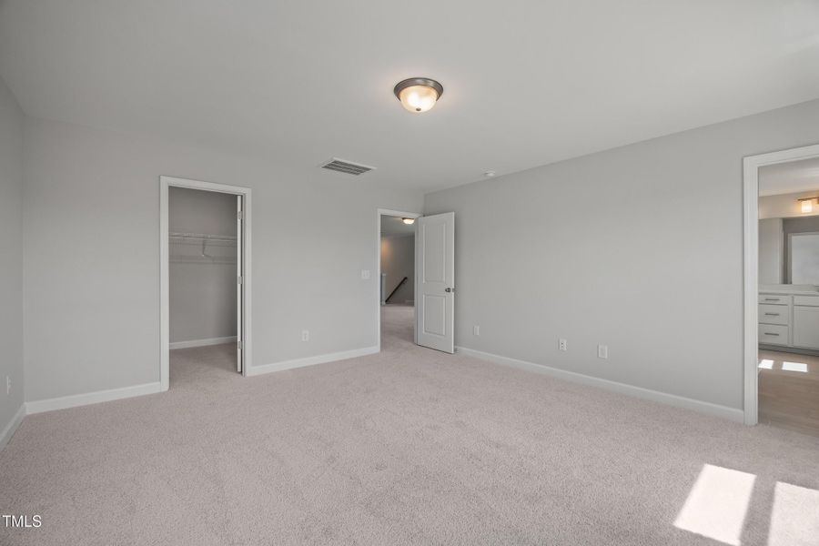 Spacious, unfurnished interior of a new home in Woodland Crossing, Zebulon (Image 18).