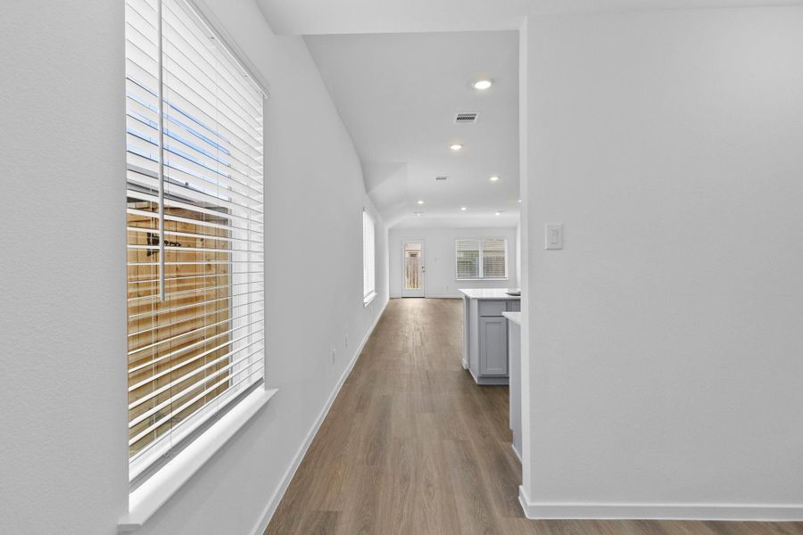 Spacious, unfurnished interior of a new home in Venetian Pines, Conroe (Image 22).