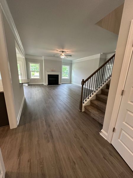 Spacious, unfurnished interior of a new home in Mirror Lake at South Harbour, Villa Rica (Image 9).