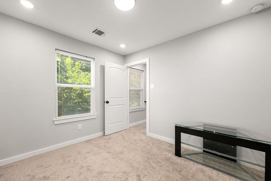 Image 10 of a home in . Image 10 of a home in .