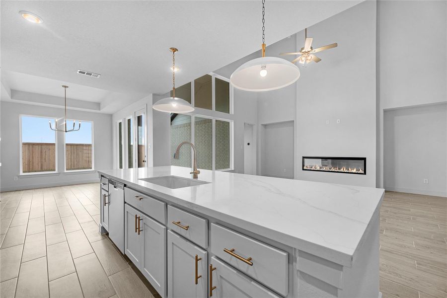 Representative image. Features, selections and colors may vary.