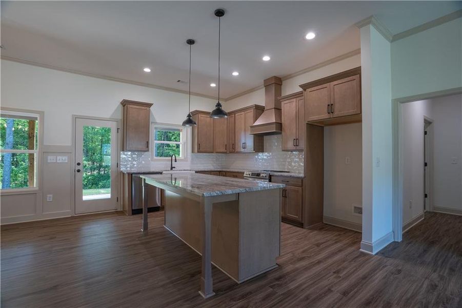 Furnished interior view inside a new home in , Temple (Image 12).