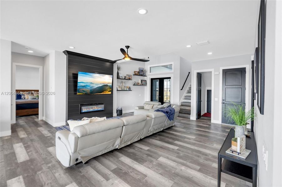 Furnished interior view inside a new home in , Cape Coral (Image 45).