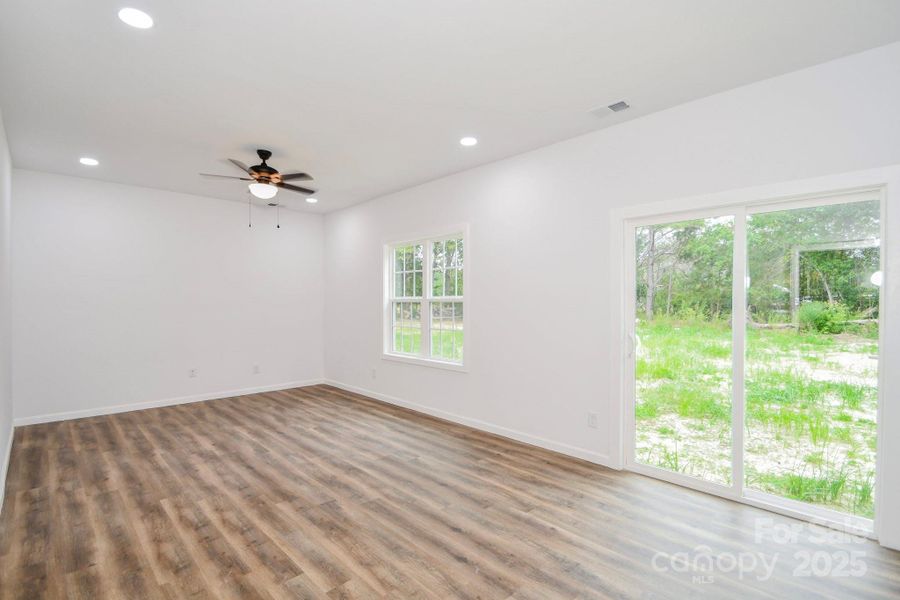 Spacious, unfurnished interior of a new home in , Pageland (Image 9).