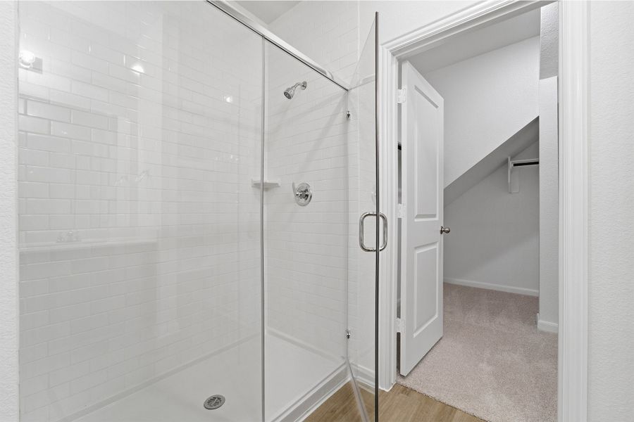 Image 27 of a home in La Terra.