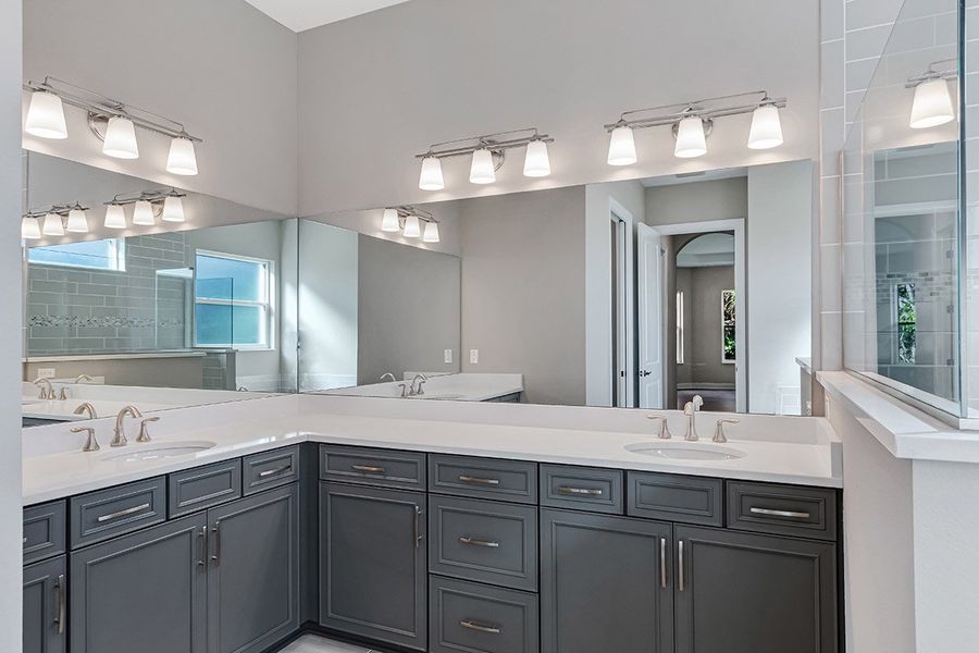 Sawgrass Owner's Bath