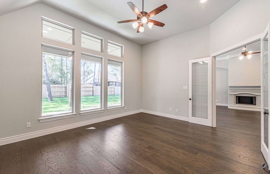Representative unfurnished interior of a home built from the 3358 by Ravenna Homes in Artavia 70′, Conroe (Image 51).