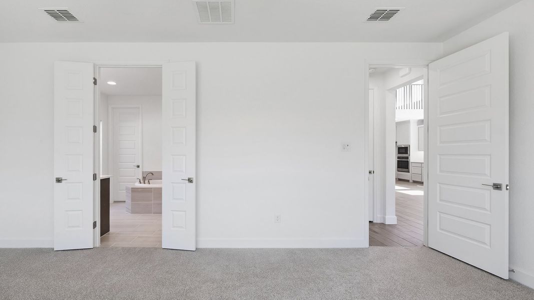 Spacious, unfurnished interior of a new home in Eliana, McKinney (Image 22).