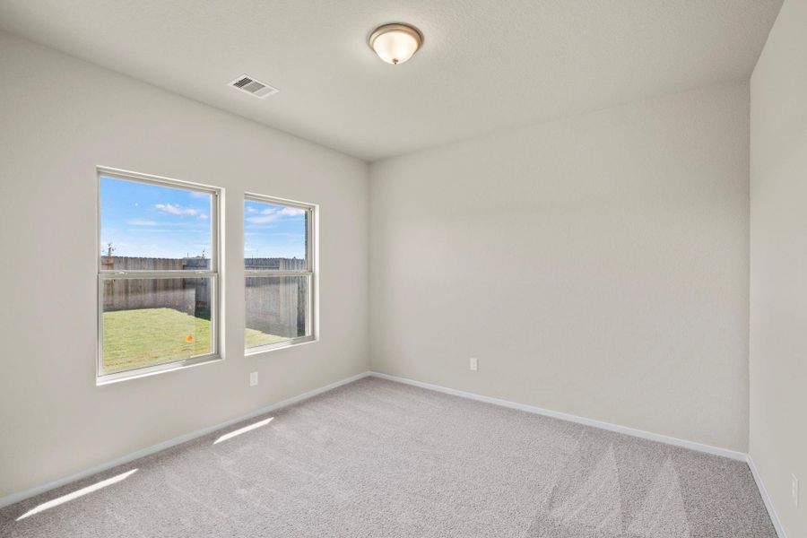 Spacious, unfurnished interior of a new home in Creekhaven, Rosharon (Image 23).