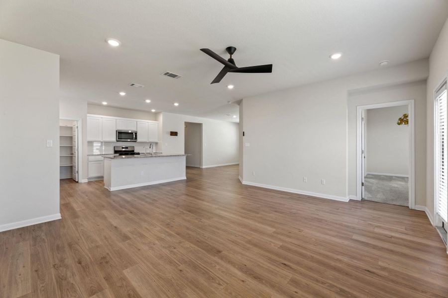 Spacious, unfurnished interior of a new home in The Ridge at Trinity Ranch, Elgin (Image 22). Spacious, unfurnished interior of a new home in The Ridge at Trinity Ranch, Elgin (Image 22).
