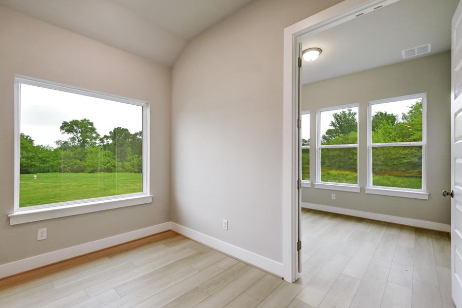 Spacious, unfurnished interior of a new home in Double Eagle Ranch, Cedar Creek (Image 14). Spacious, unfurnished interior of a new home in Double Eagle Ranch, Cedar Creek (Image 14).