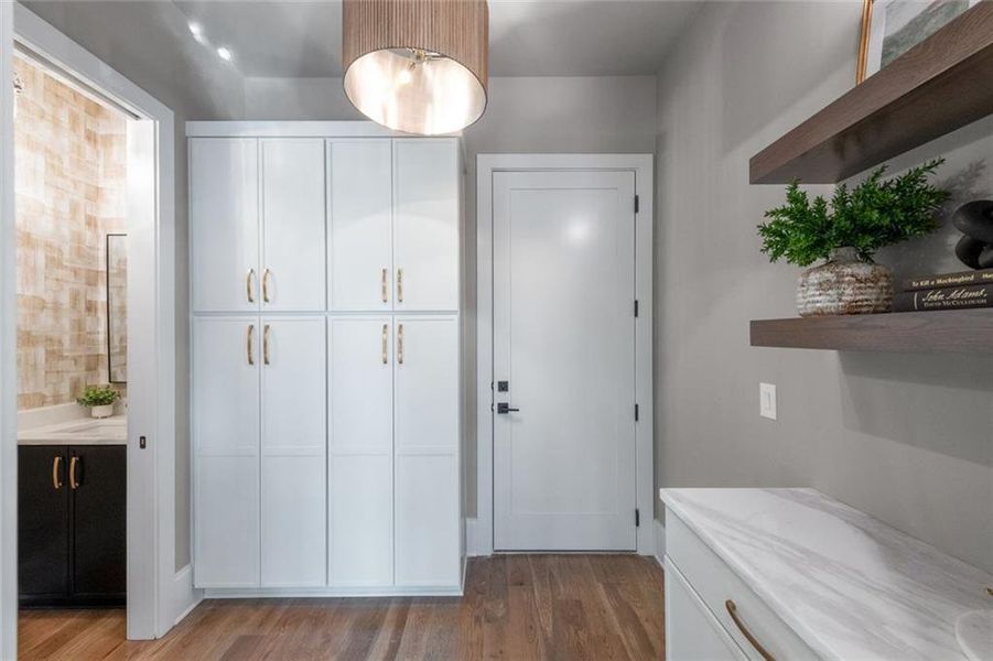 Furnished interior view inside a new home in , Dunwoody (Image 7).