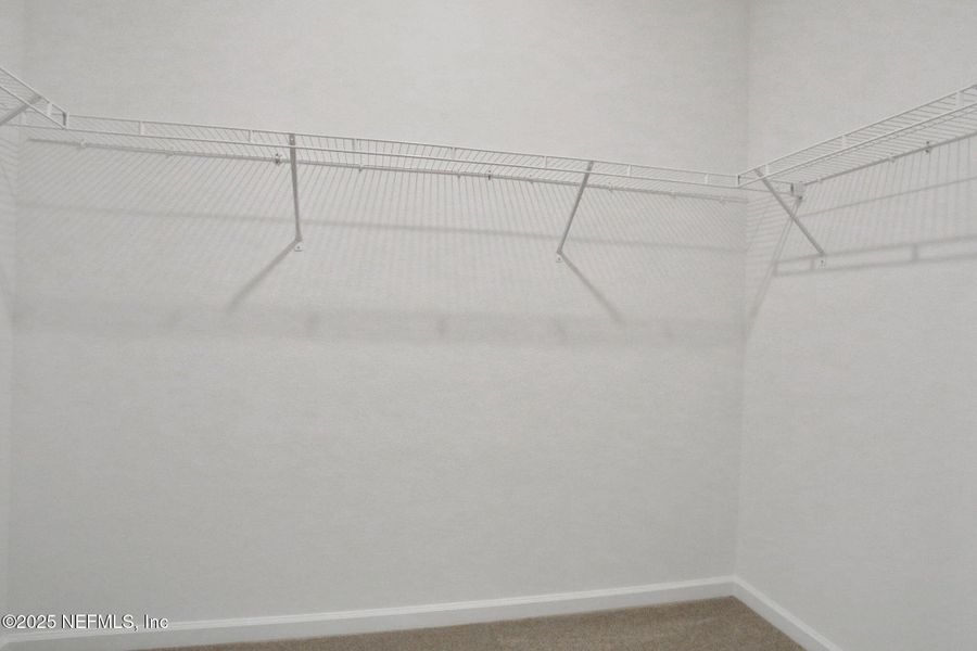 Spacious, unfurnished interior of a new home in Bellbrooke, Jacksonville (Image 16).