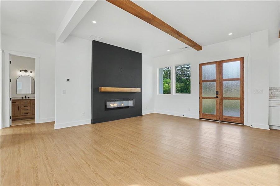 Spacious, unfurnished interior of a new home in , Gainesville (Image 16).
