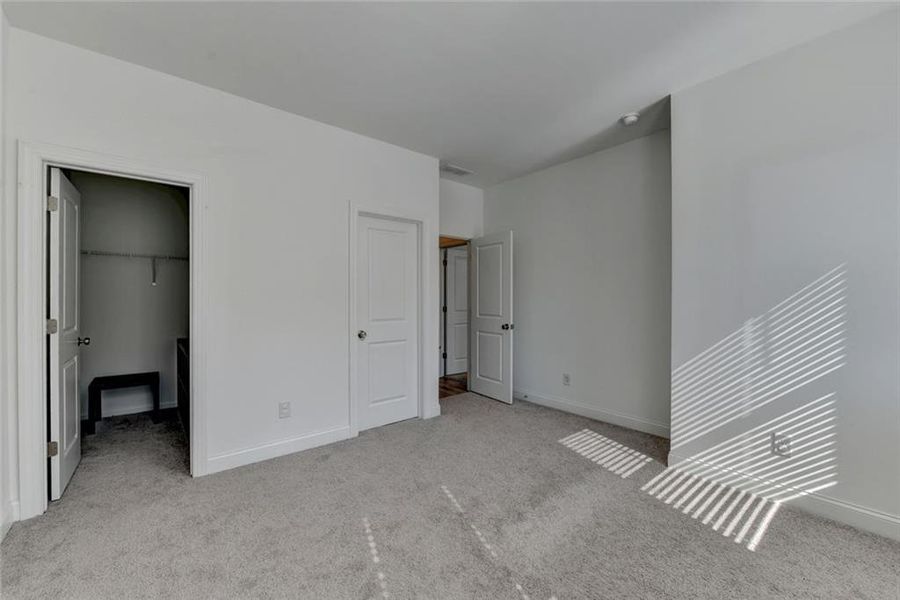 Spacious, unfurnished interior of a new home in , Duluth (Image 13).