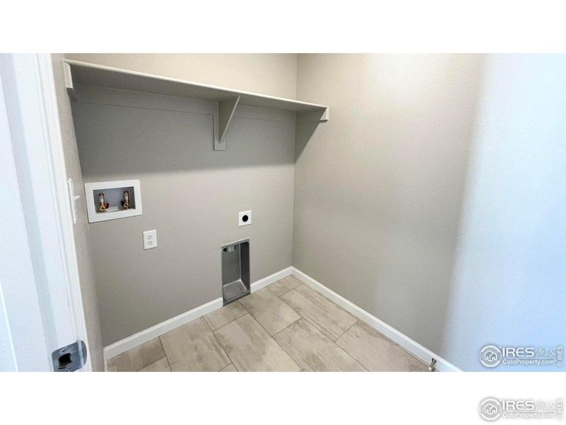 Spacious, unfurnished interior of a new home in Pintail Commons at Johnstown Village, Johnstown (Image 15).