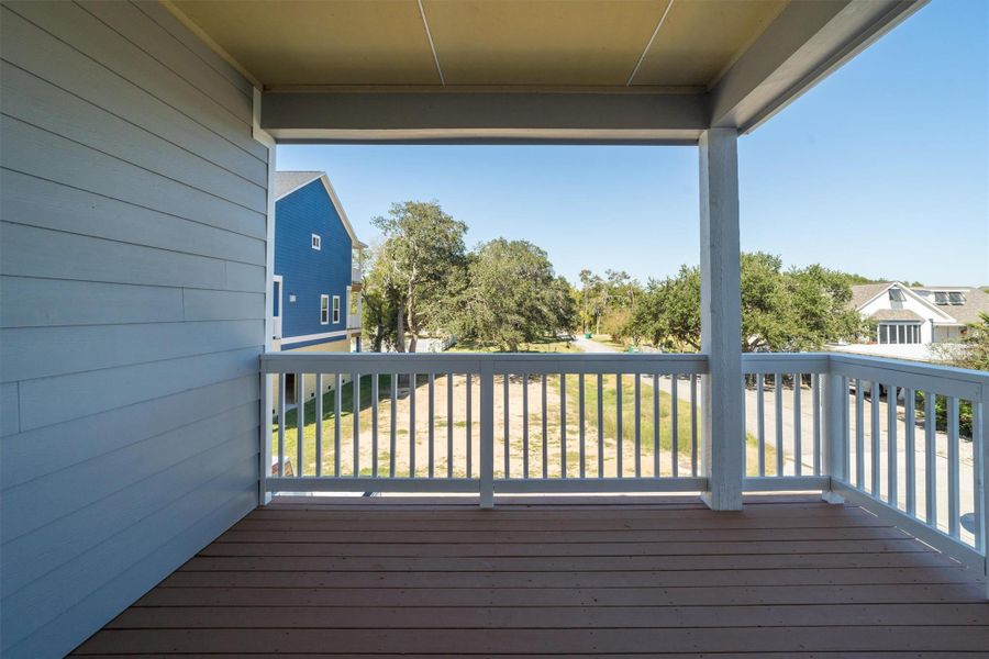 Covered front porch, plenty of room for seating! Covered front porch, plenty of room for seating!