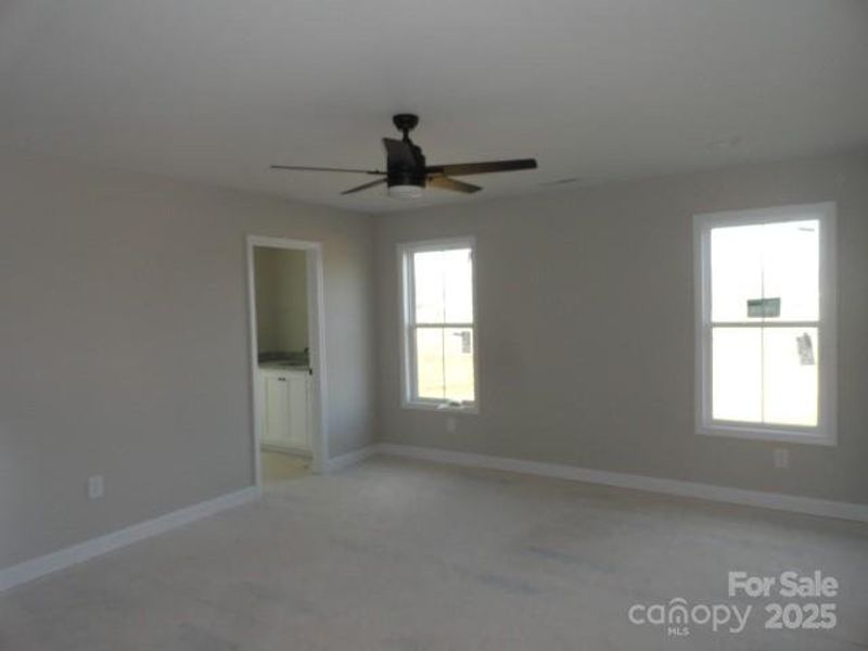 Spacious, unfurnished interior of a new home in , Newton (Image 10).