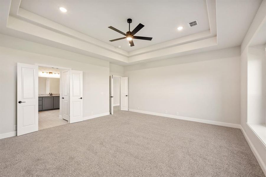 Spacious, unfurnished interior of a new home in Coyote Crossing, Godley (Image 36).