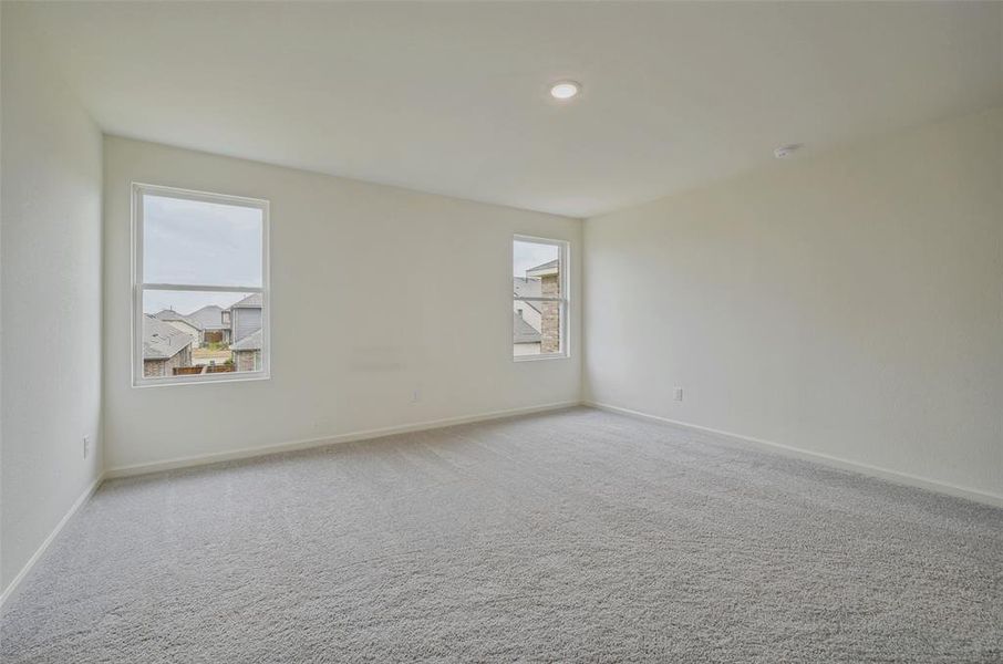 Spacious, unfurnished interior of a new home in Creekview Fossil Ridge, Pilot Point (Image 19).