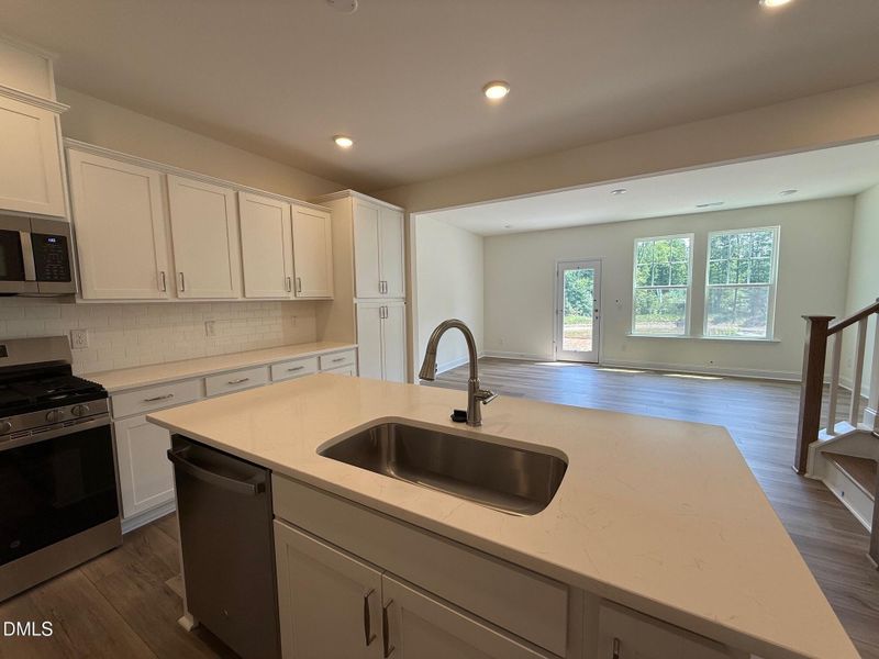 Alt. floorplan kitchen and living room