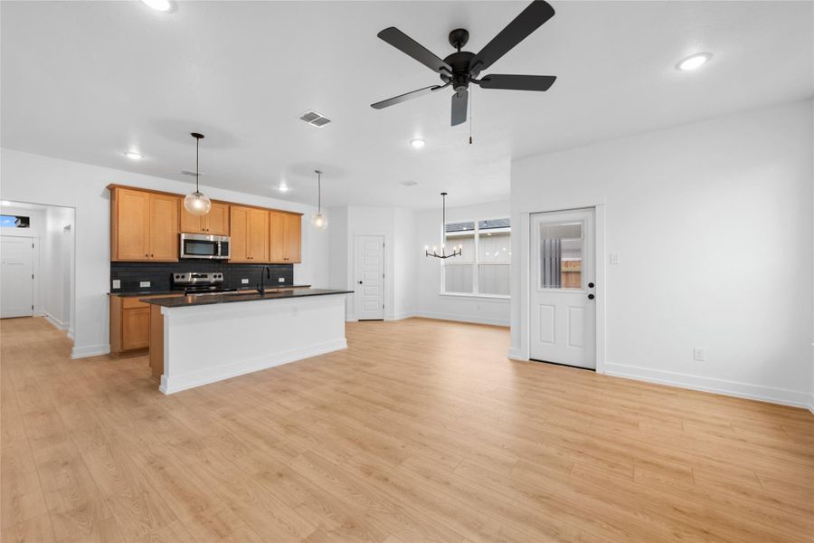 Please Note: These interior photos are not of the actual home but are of a completed one with a similar floor plan. Finishes, features, and layouts may vary. Please Note: These interior photos are not of the actual home but are of a completed one with a similar floor plan. Finishes, features, and layouts may vary.