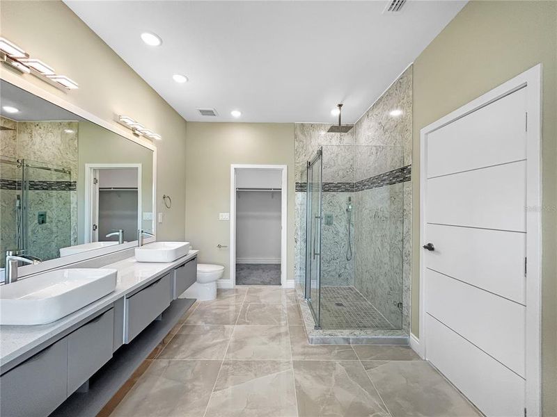 Furnished interior view inside a new home in , Davenport (Image 13).