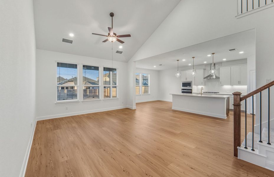 Spacious, unfurnished interior of a new home in Horizon Lake, Leander (Image 42).