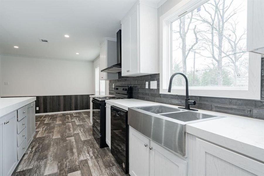 Furnished interior view inside a new home in , Mabank (Image 10).