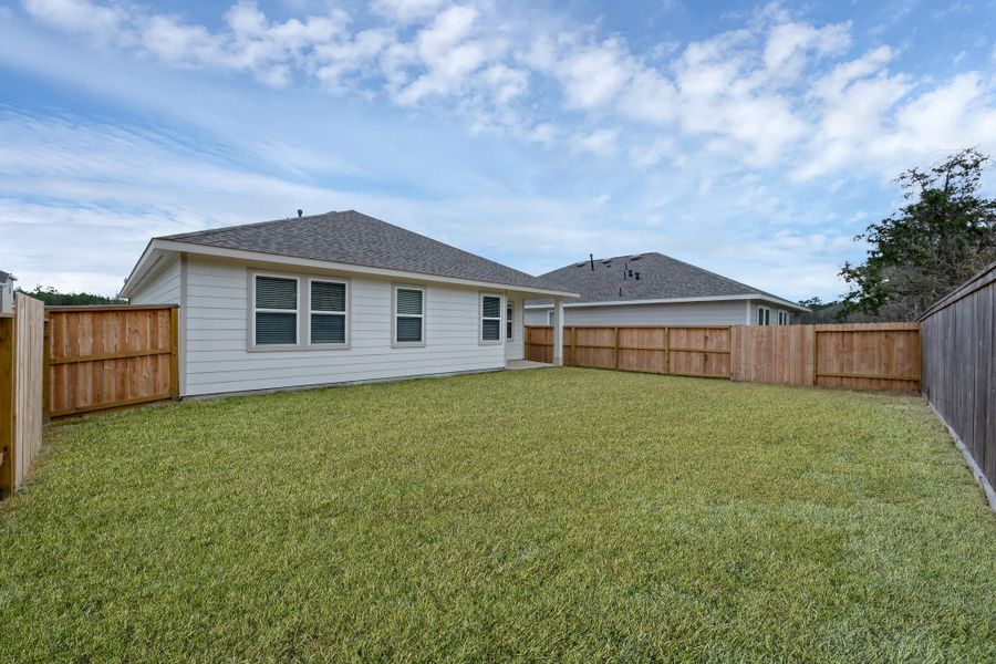Exterior details and patio area of a home in Aspire at The Reserve at Huntsville, Huntsville (Image 18).