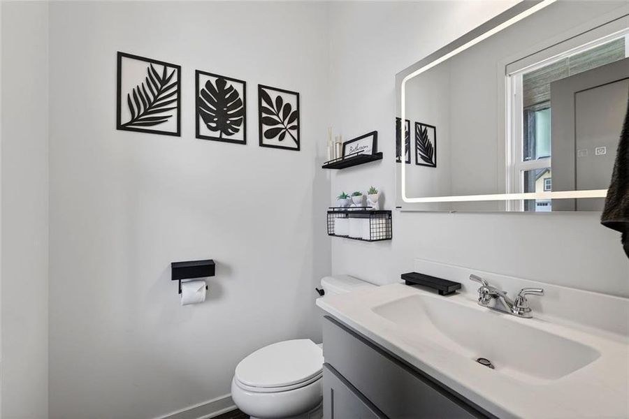 Furnished interior view inside a new home in Sweetbay Farm, Lawrenceville (Image 14).