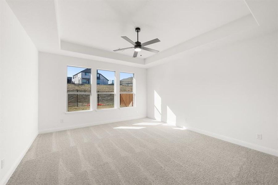 725 Winecup- Primary Suite