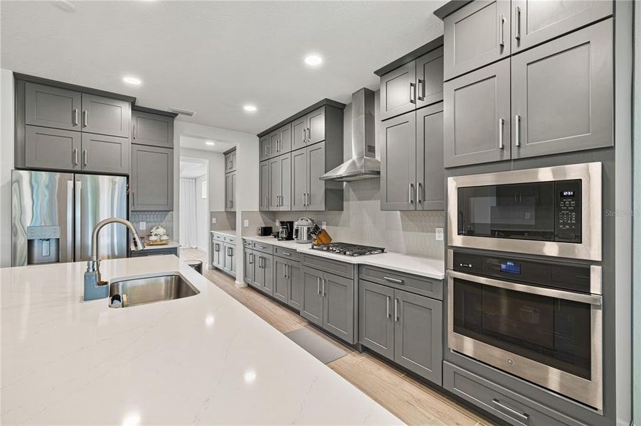 Furnished interior view inside a new home in , Winter Garden (Image 40).
