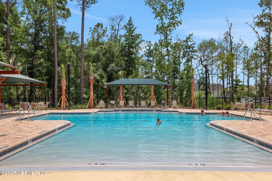 Community amenities in Jennings Farm, Middleburg (Image 49).