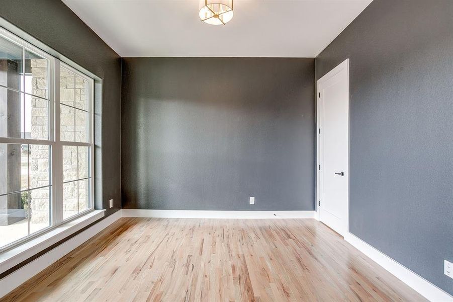 Spacious, unfurnished interior of a new home in , Granbury (Image 23).