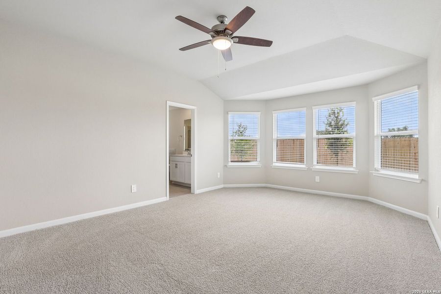 Spacious, unfurnished interior of a new home in Thomas Pond, San Antonio (Image 34). Spacious, unfurnished interior of a new home in Thomas Pond, San Antonio (Image 34).