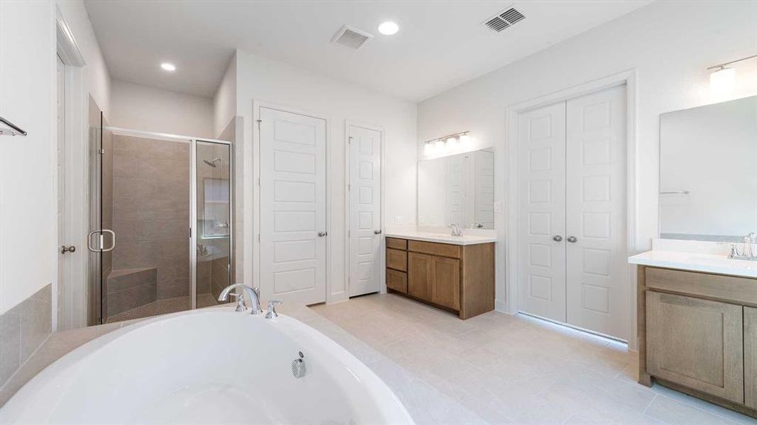 Furnished interior view inside a new home in Trinity Falls 50', McKinney (Image 7).