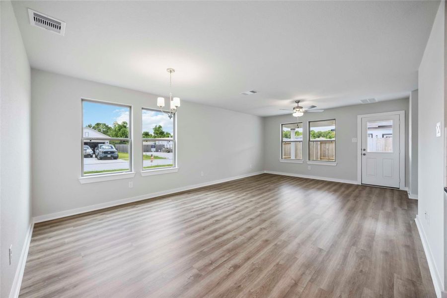 Spacious, unfurnished interior of a new home in The Villages at Westpointe, Dayton (Image 12).
