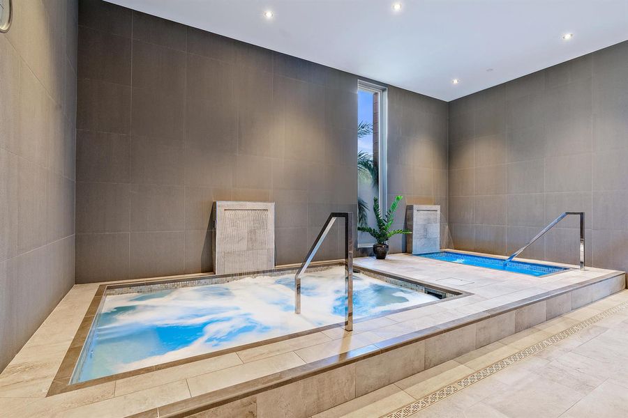 Hot Tub & Cold Plunge Hot Tub & Cold Plunge