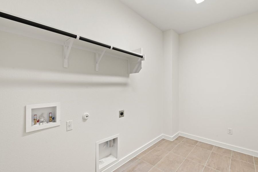 Spacious, unfurnished interior of a new home in Lagos Reserve, Manor (Image 39).