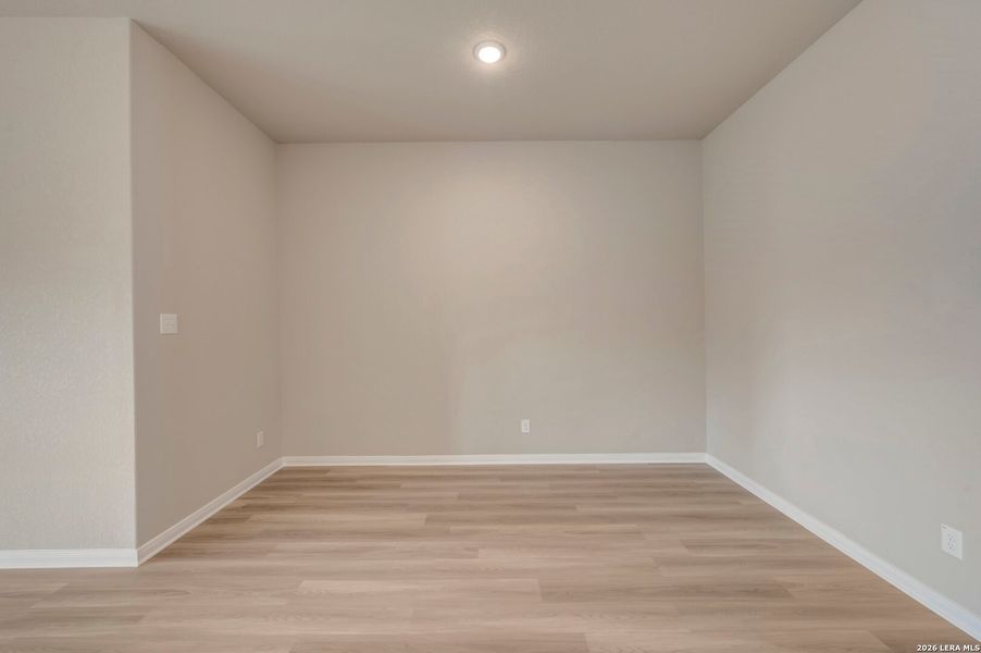 Spacious, unfurnished interior of a new home in Greenspoint Heights, Seguin (Image 35).