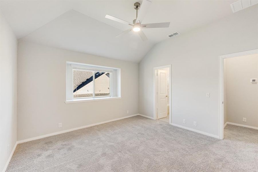 Spacious, unfurnished interior of a new home in Hayes Crossing, Midlothian (Image 30).